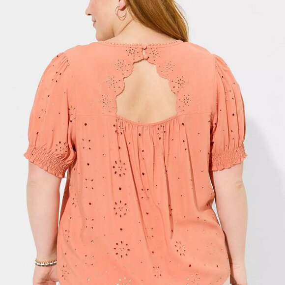 Torrid Abbey Challis Eyelet Back Cutout Top Apricot Short Sleeve Rayon (Size 3) - Picture 2 of 12
